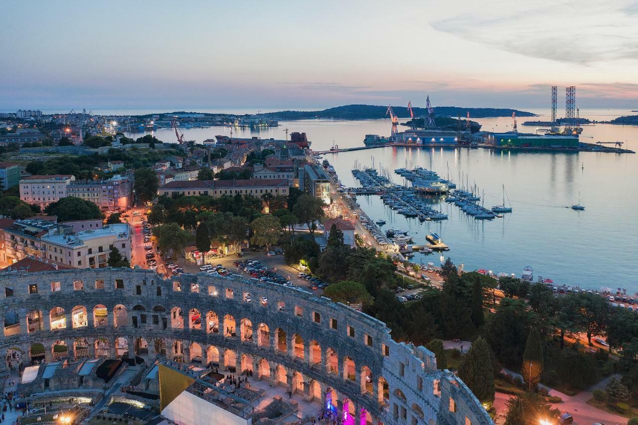 Jana Apartment Pula Bagian luar foto