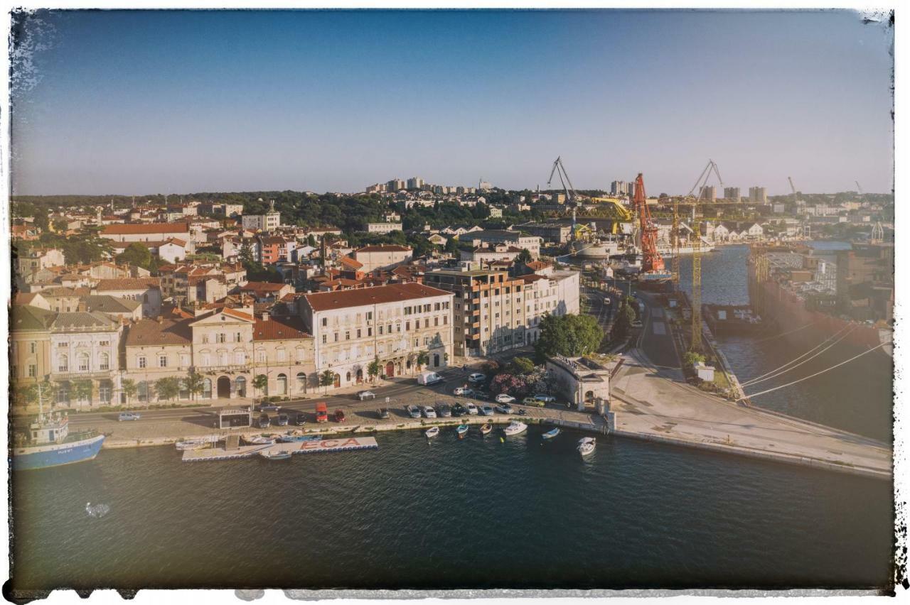 Jana Apartment Pula Bagian luar foto